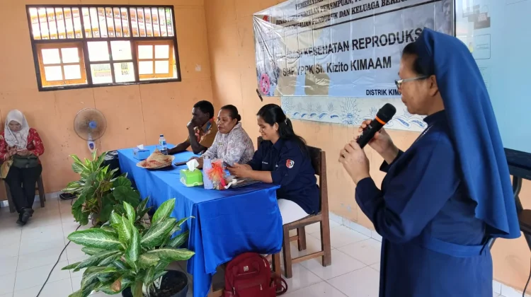 Sosialisasi Kespro di SMP YPPK St. Kizito Kimaam