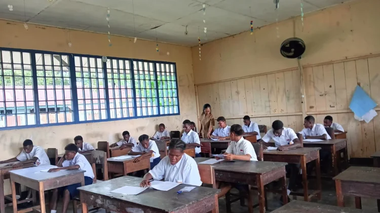 Ujian Akhir Sekolah di SMP YPPK St.Kizito Kimaam