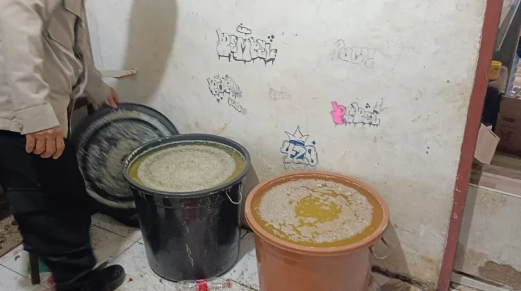 Polisi Gerebek Rumah Produksi Sopi Ilegal