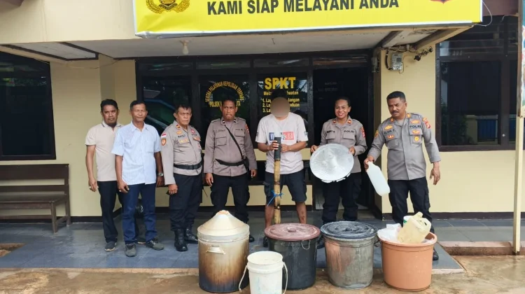 Polisi Gerebek Rumah Produksi Sopi Ilegal