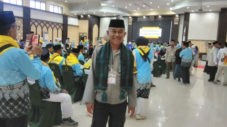 Bhabinkamtibmas Kawal Jamaah Haji Merauke