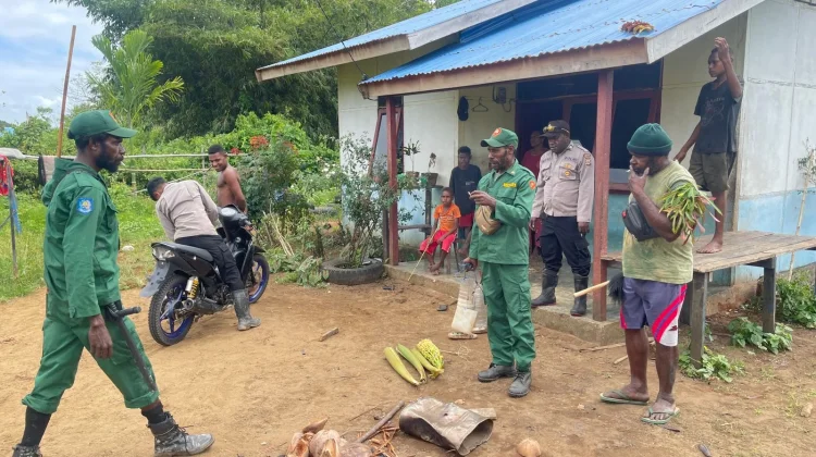 Polisi Musnahkan Tujuh Liter Miras Sagero