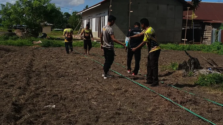 Polisi Turun Tanam Jagung Ketahanan Pangan