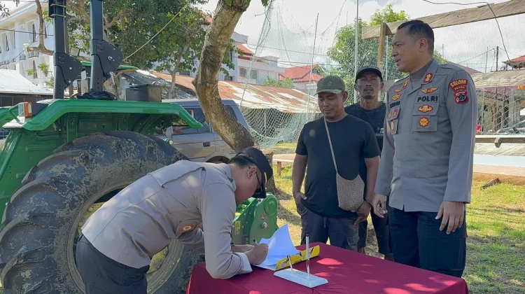Polres Merauke Serahkan Bantuan Alsintan