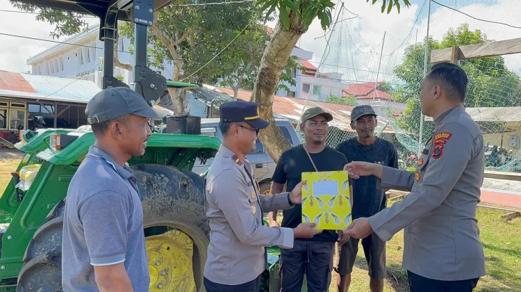 Polres Merauke Serahkan Bantuan Alsintan