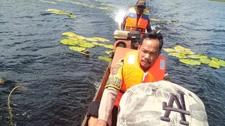 Pembersihan Sampah Digelar di Rawa Biru