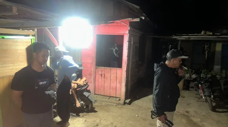 Patroli Malam, Polres Merauke Amankan Puluhan Botol Sopi
