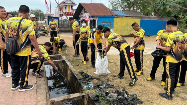 Kerja Bakti Polres Merauke Sambut Hari Kemerdekaan