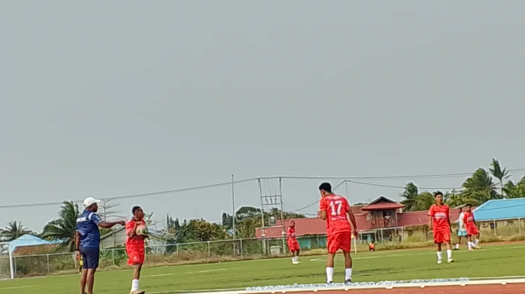 Laga Perdana Suratin cup U-17 provinsi Papua Selatan Noterdam vs Persibodi.