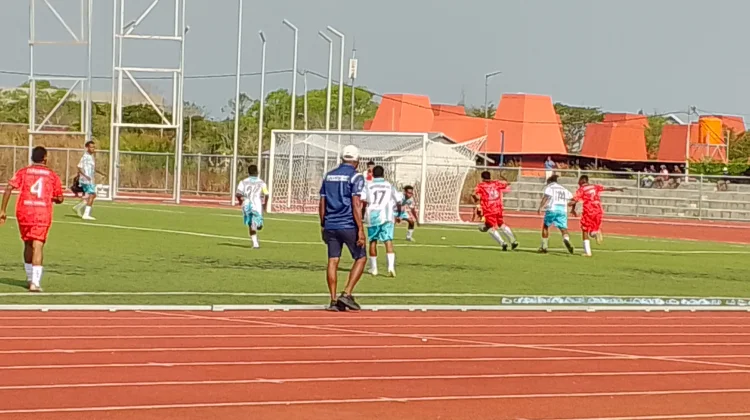 Laga Perdana Suratin cup U-17 provinsi Papua Selatan Noterdam vs Persibodi.