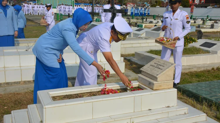 Kodaeral XI Gelar Ziarah Rombongan Sambut HUT TNI AL ke-81