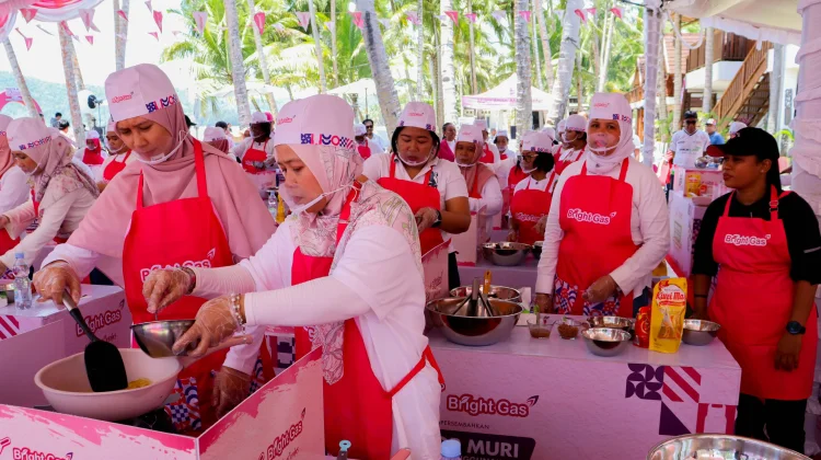 Pertamina Patra Niaga Bagikan 8.100 Porsi di Delapan Kota