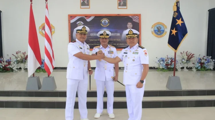 Komandan Kodaeral XI Pimpin Upacara Serah Terima Jabatan Komandan Lanal Timika