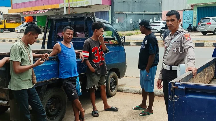 Satlantas Polres Merauke Edukasi Pengemudi Angkutan Barang