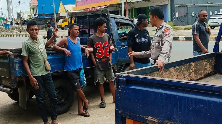 Satlantas Polres Merauke Edukasi Pengemudi Angkutan Barang