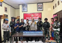Razia Miras Gabungan, Puluhan Botol Diamankan