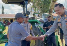 Polres Merauke Serahkan Bantuan Alsintan