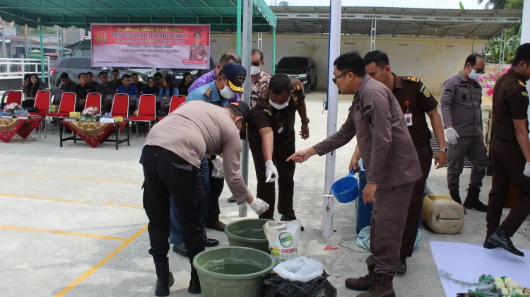 Pemusnahan Barang Bukti Perkara Tipidum di Kejaksaan Negeri Nias Selatan