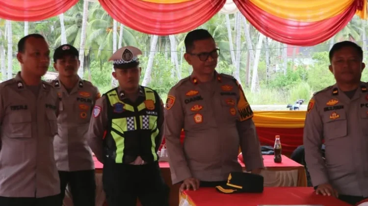 Pengecekan Kesehatan Petugas di Pos Pengaman Operasi Ketupat Toba 2026