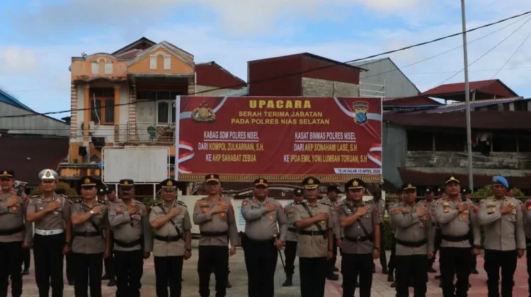 Kapolres Nias Selatan Pimpin Sertijab Kasat Binmas-Kabag SDM