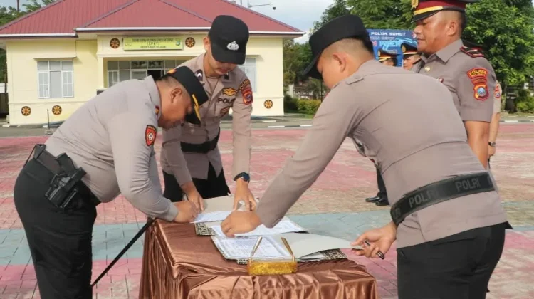 Kapolres Nias Selatan Pimpin Sertijab Kasat Binmas-Kabag SDM