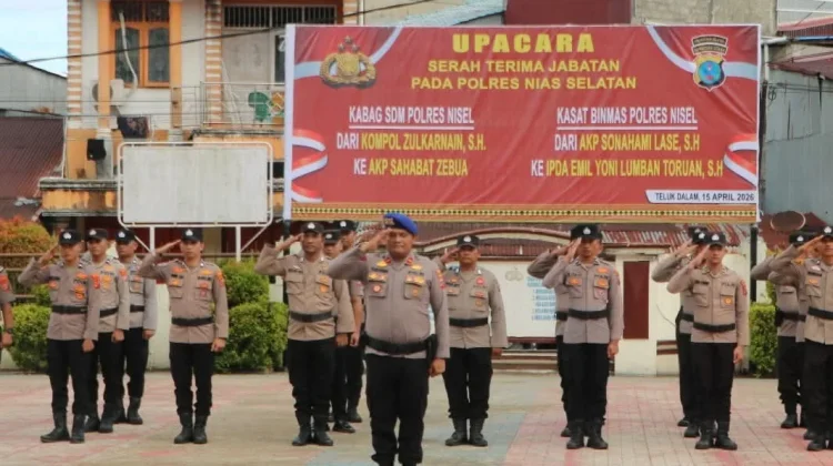 Kapolres Nias Selatan Pimpin Sertijab Kasat Binmas-Kabag SDM