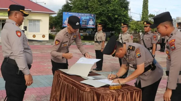 Kapolres Nias Selatan Pimpin Sertijab Kasat Binmas-Kabag SDM