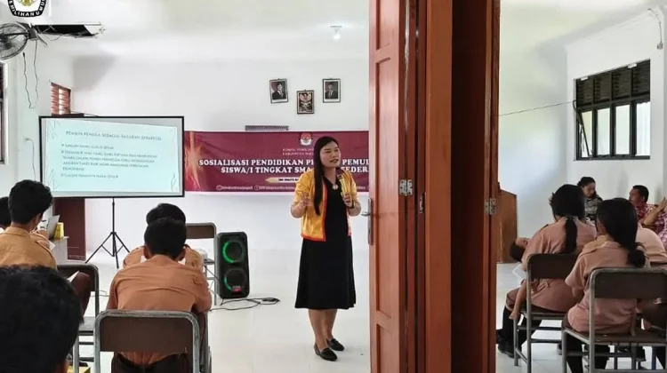 KPU Nisel Sosialisasi Pendidikan Pemilih Pemula di SMK Swasta Bhakti Luhur