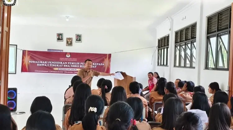KPU Nisel Sosialisasi Pendidikan Pemilih Pemula di SMK Swasta Bhakti Luhur