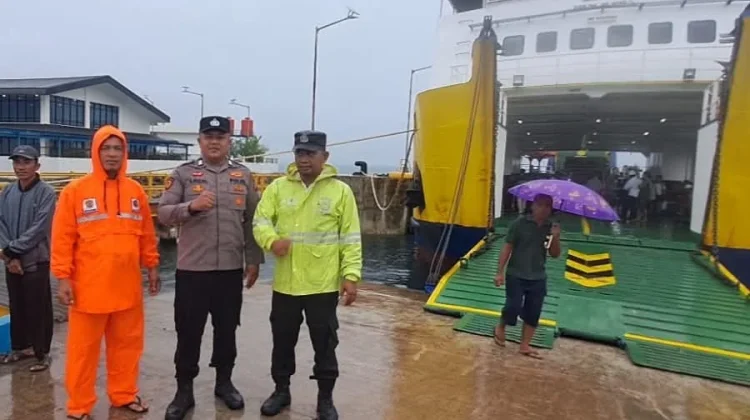 Polsek Pulau-Pulau Batu Patroli Dialogis Objek Vital