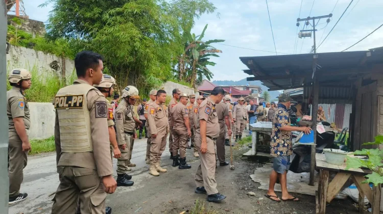 Tim Terpadu Lakukan Penataan Tahap Dua Pasar Amandraya