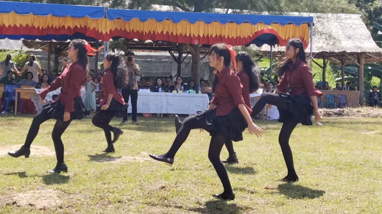 Penampilan Atraksi Hiburan di Pesta Perak SMA Bintang Laut Telda