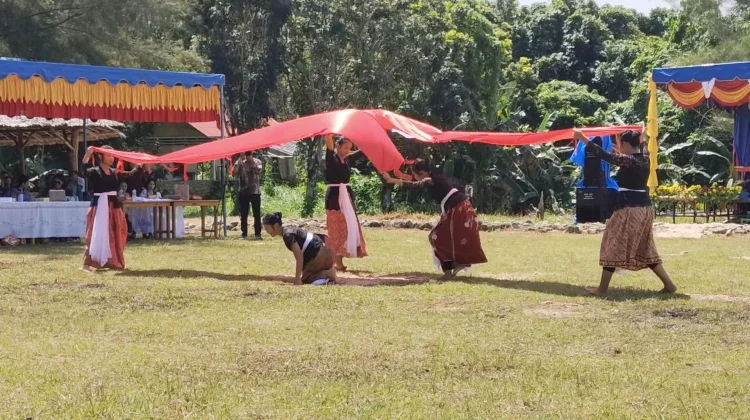 Penampilan Atraksi Hiburan di Pesta Perak SMA Bintang Laut Telda
