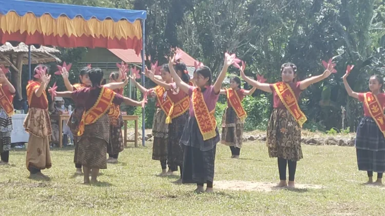 Penampilan Atraksi Hiburan di Pesta Perak SMA Bintang Laut Telda