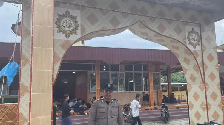 Personil Polsek Pulau-Pulau Batu Laksanakan Patroli Dialogis