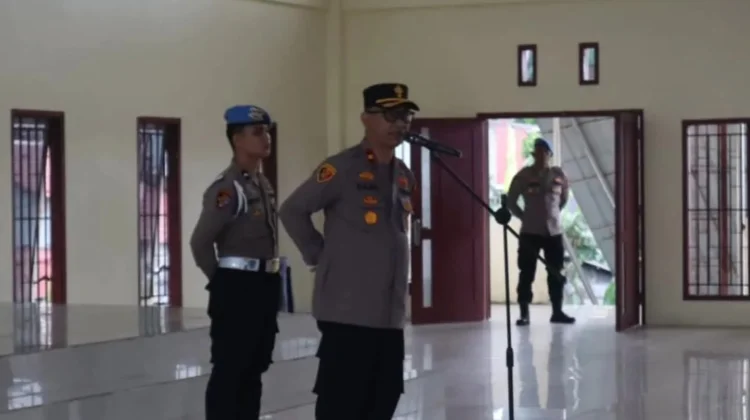 Wakapolres Nias Selatan Pimpin Apel Pagi Personel