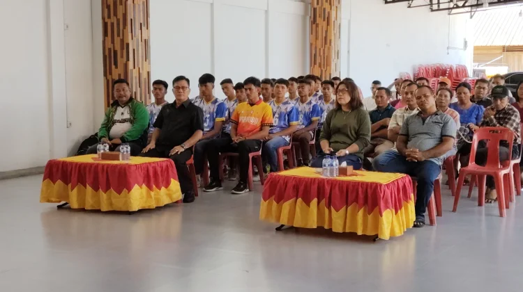 Momen Pelepasan Tim Voli Pelajar Putra Nias Selatan Bertanding di Raja Inal Cup III