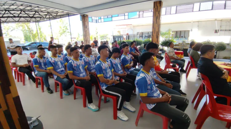 Momen Pelepasan Tim Voli Pelajar Putra Nias Selatan Bertanding di Raja Inal Cup III