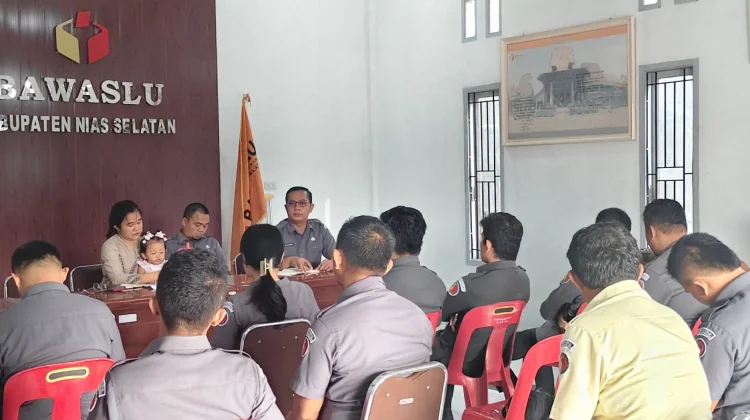 Bawaslu Nias Selatan Perkuat Sinergi Internal lewat Rapat Kelembagaan