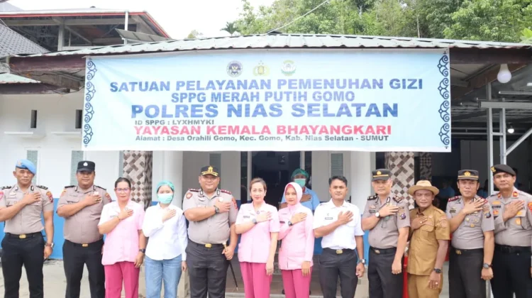 Polres Nias Selatan Distribusikan Makan Bergizi di Gomo