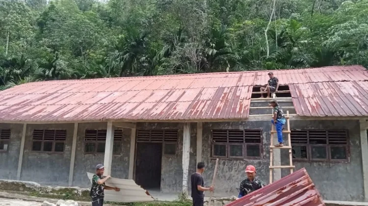 Perbaikan Sekolah Melalui Karya Bakti TNI