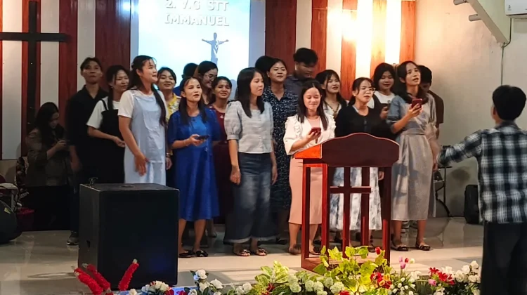 Perayaan Paskah Keluarga Besar FORKOPIMGAMAS Nias Selatan