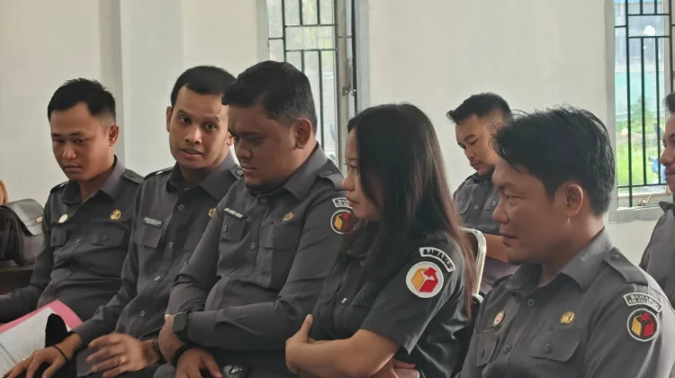 Bawaslu Nias Selatan Gelar Rapat Internal Perkuat Kinerja