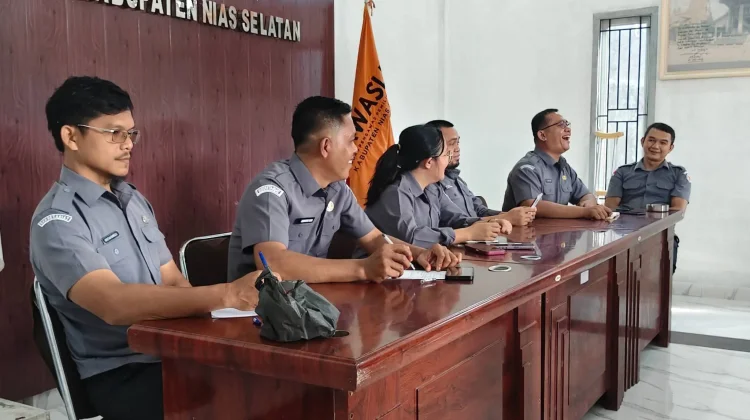 Bawaslu Nias Selatan Gelar Rapat Internal Perkuat Kinerja