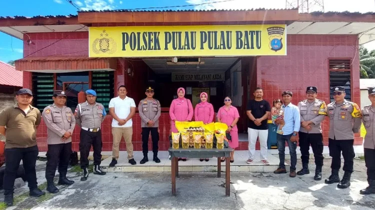 Peduli Sesama, Polsek Pulau-Pulau Batu Gelar Minggu Kasih