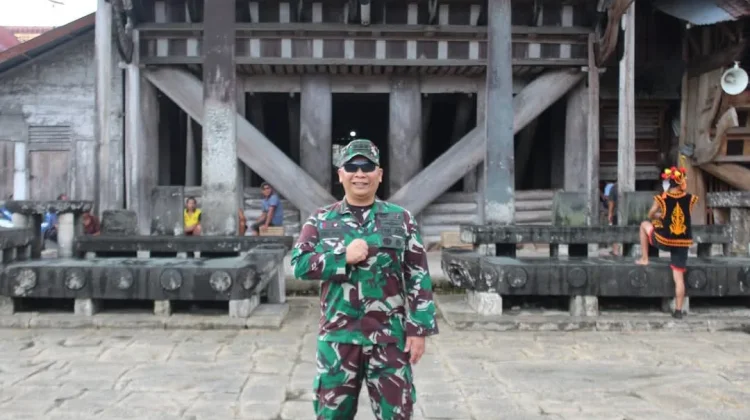 Kunjungan Tim Itjenad Mabesad ke Desa Bawomataluo