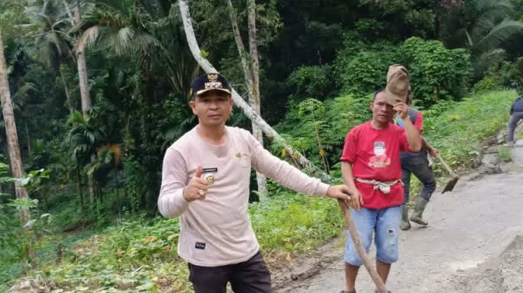 Wujudkan Kebersamaan, Masyarakat Onolalu Gelar Gotong Royong