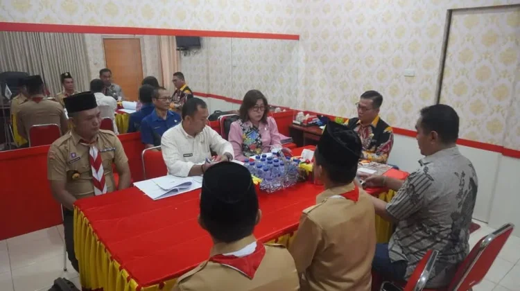 Penandatanganan Dokumen NPHD antara Pemkab dengan Ketua Kwarcab Nisel