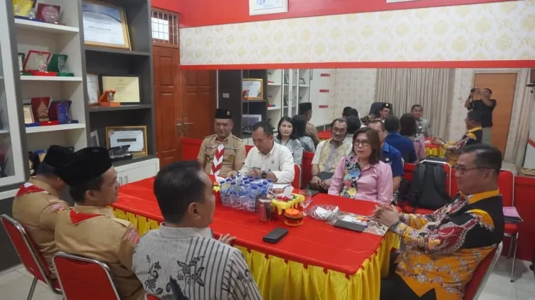 Penandatanganan Dokumen NPHD antara Pemkab dengan Ketua Kwarcab Nisel