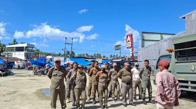 Satpol PP Nias Selatan Tertibkan Dua Pasar Tradisional
